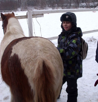 Radosne Maluchy na koniach